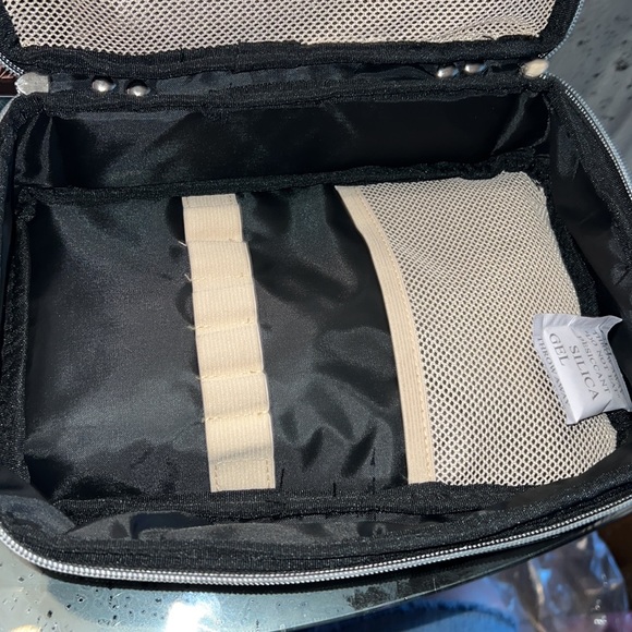 Winter 2022 FAB FIT FUN Bundle - Picture 11 of 11